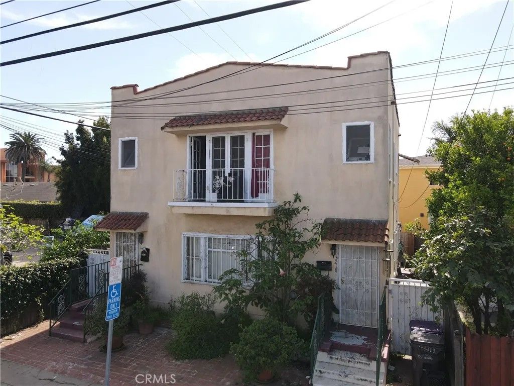 Photo of 3216 E 4th Street, Long Beach, CA 90814 (MLS # SB26060543)