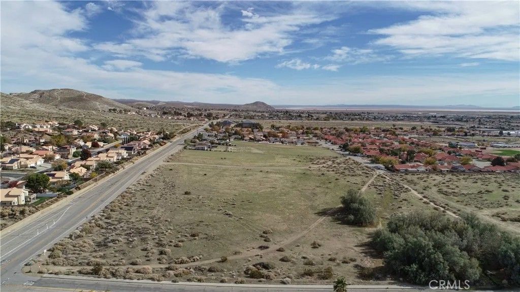 Photo of 1 30th, Rosamond, CA 93560 (MLS # SR26076533)
