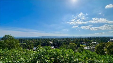 Photo of 11531 Vimy Rd, Granada Hills, CA 91344 (MLS # SR26048726)