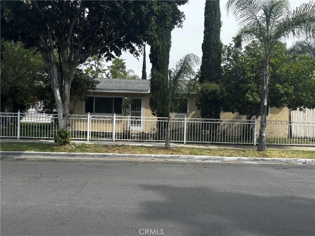 Photo of 1223 S Euclid Ave, Ontario, CA 91762 (MLS # IV26082468)