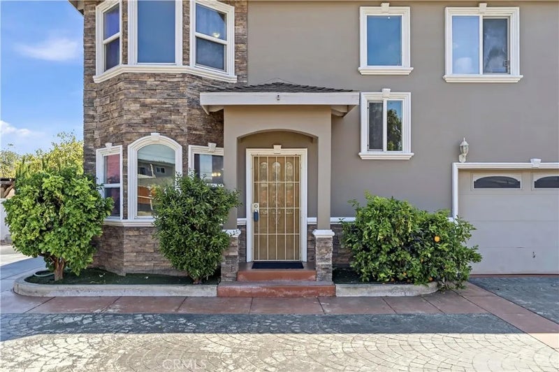 11641 Bryant