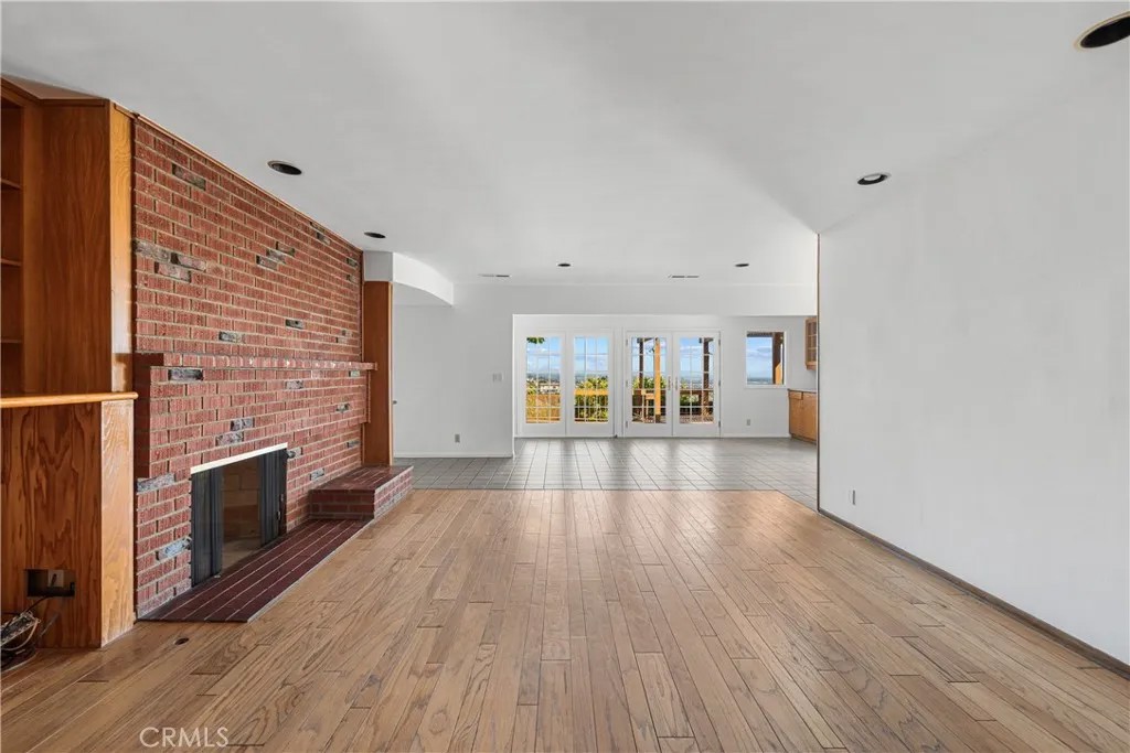 860 Ridgecrest
