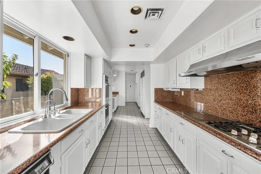 860 Ridgecrest