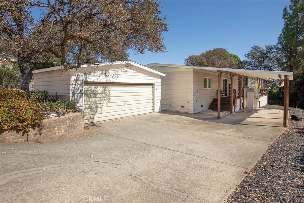 Photo of 68 Montrose Drive, Oroville, CA 95966 (MLS # OR26218499)