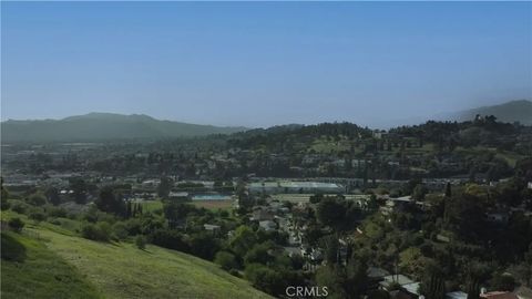 Photo of 3724 N Barryknoll Dr, Los Angeles, CA 90065 (MLS # CV25280078)