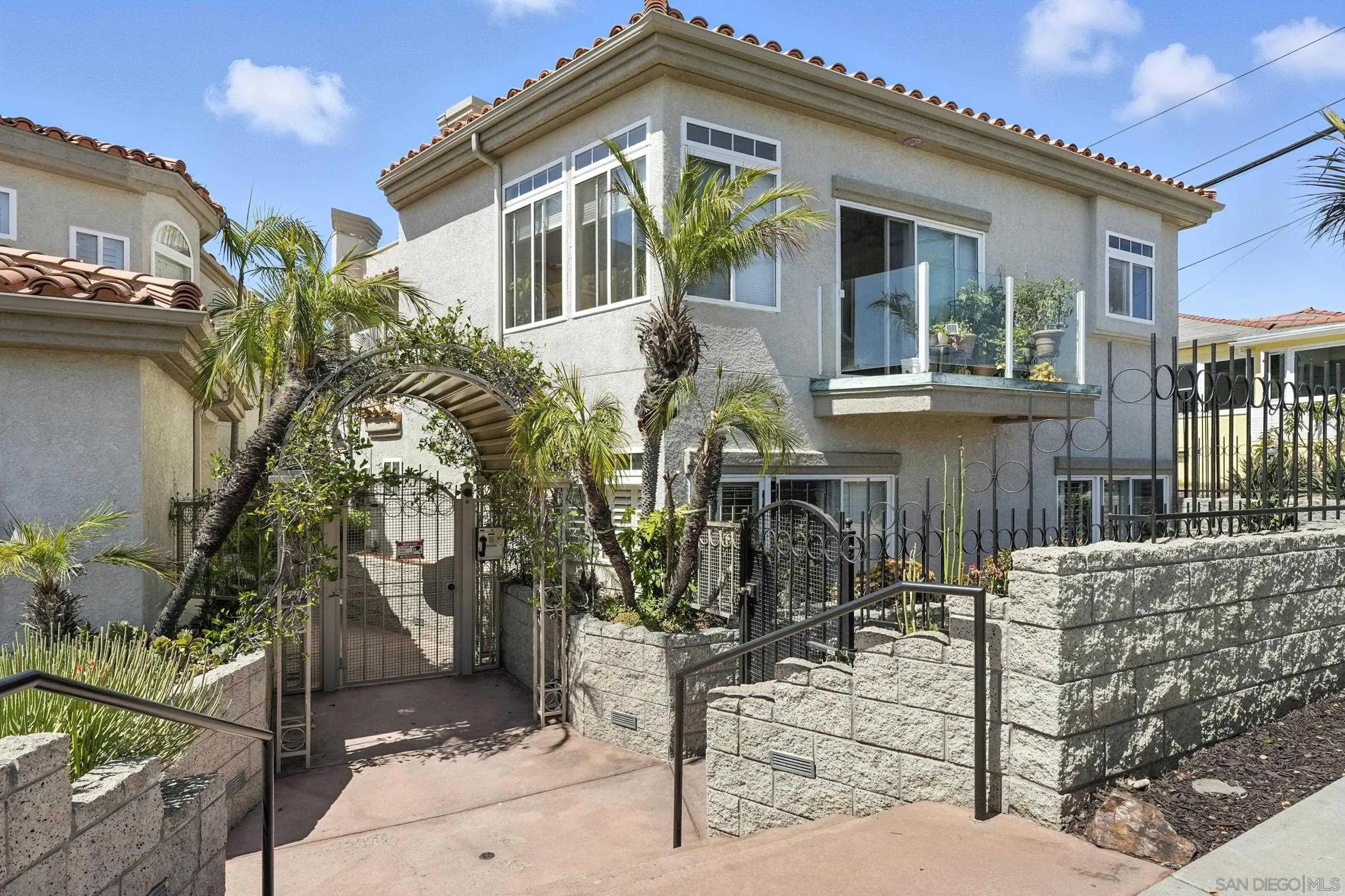 3701 Riviera Dr 4