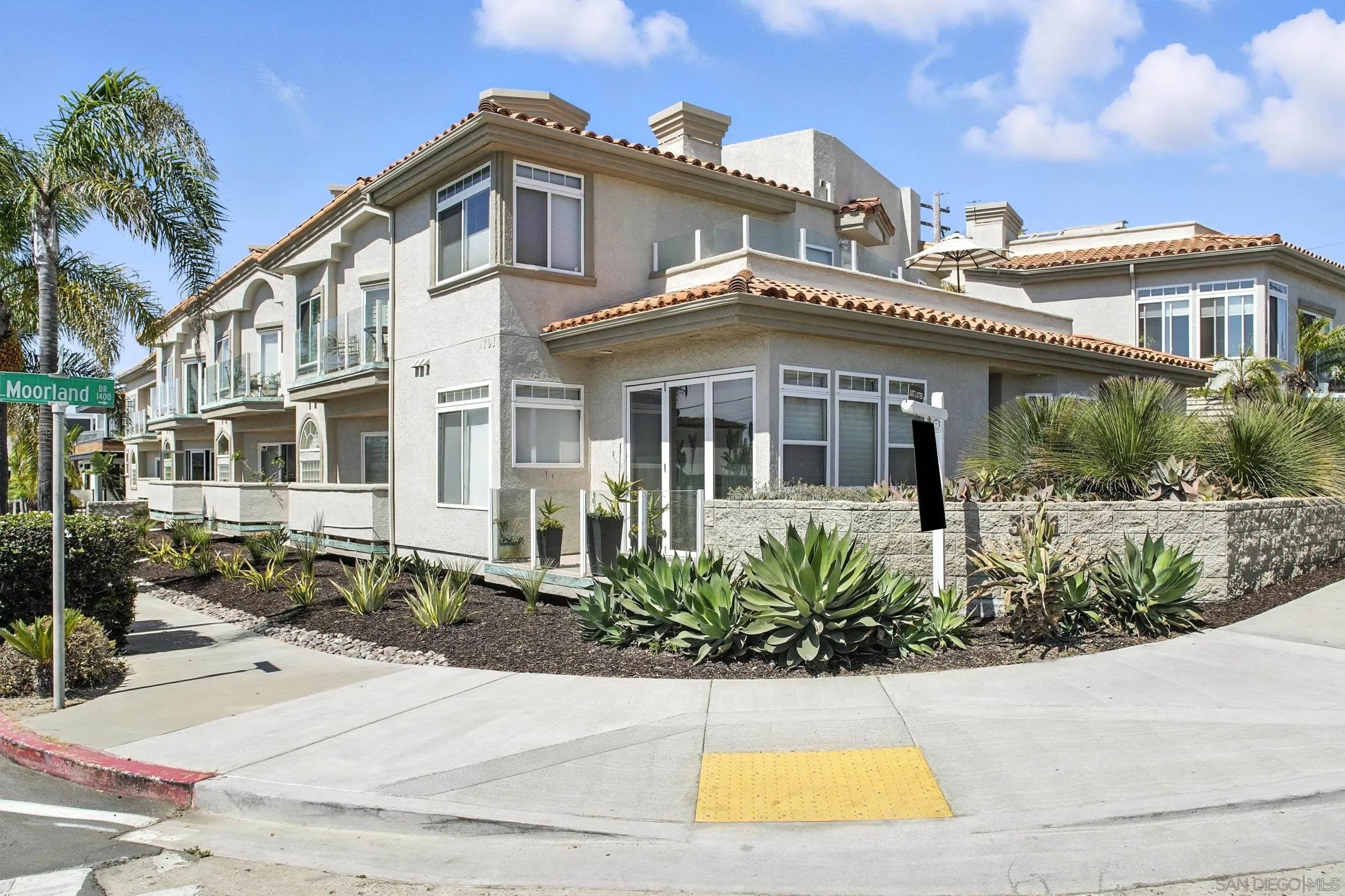 3701 Riviera Dr 4