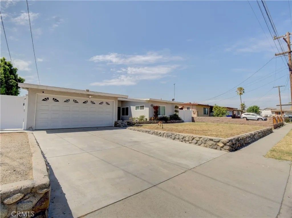Photo of 225 W Alru Street, Rialto, CA 92376 (MLS # CV24187720)