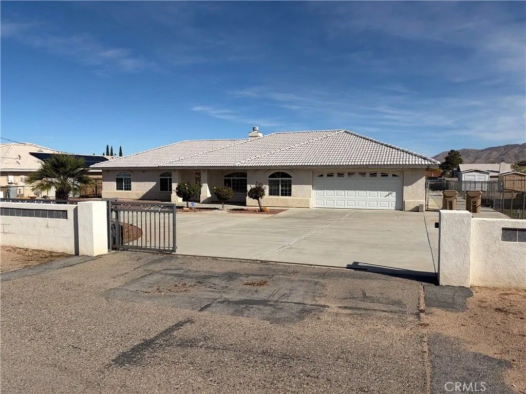 Photo of 7413 Montrose Ave, Hesperia, CA 92345 (MLS # OC25266444)