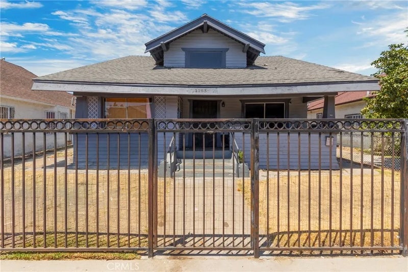 1253 E 46th