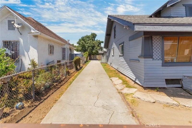 1253 E 46th