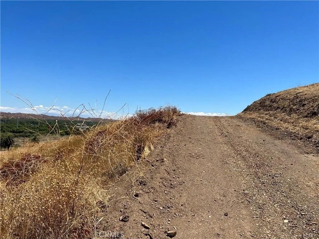 Photo of 5 Stecher, Lake Elsinore, CA 92530 (MLS # SW25091169)