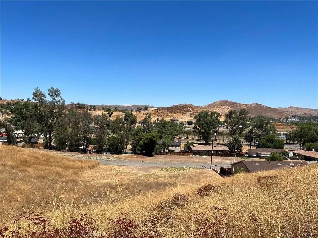 Photo of 5 Stecher, Lake Elsinore, CA 92530 (MLS # SW25091169)