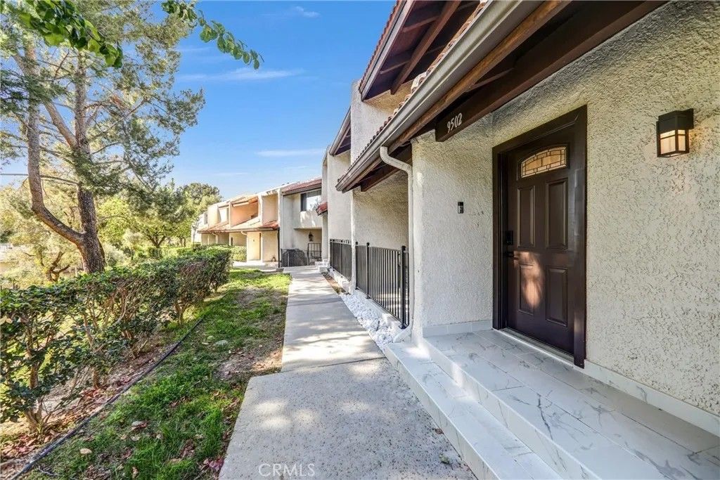 Photo of 9502 Via Salerno, Burbank, CA 91504 (MLS # GD26065662)
