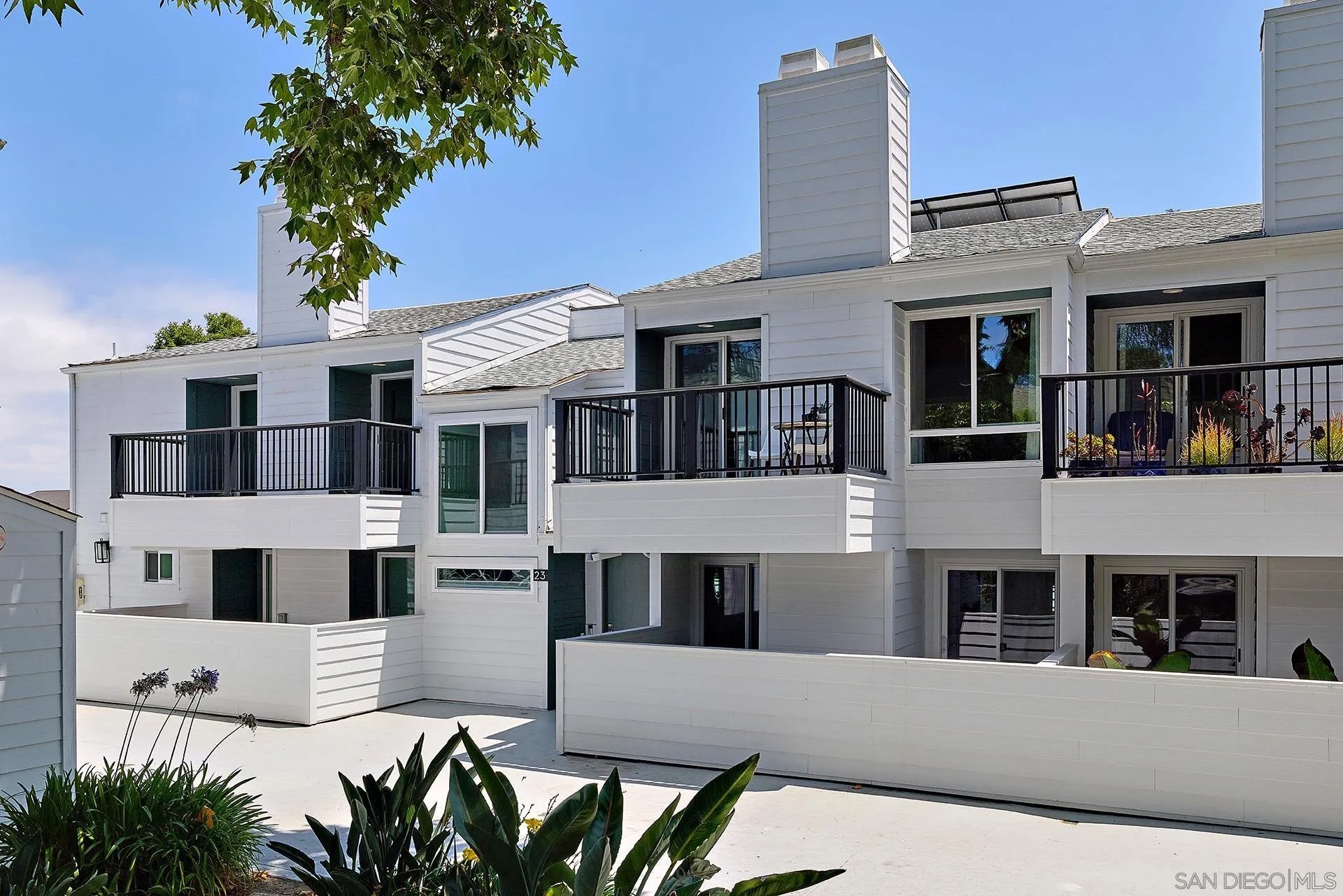 707 S Sierra Ave 23