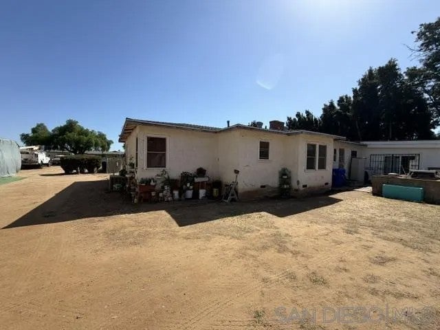 2270 Leon Ave