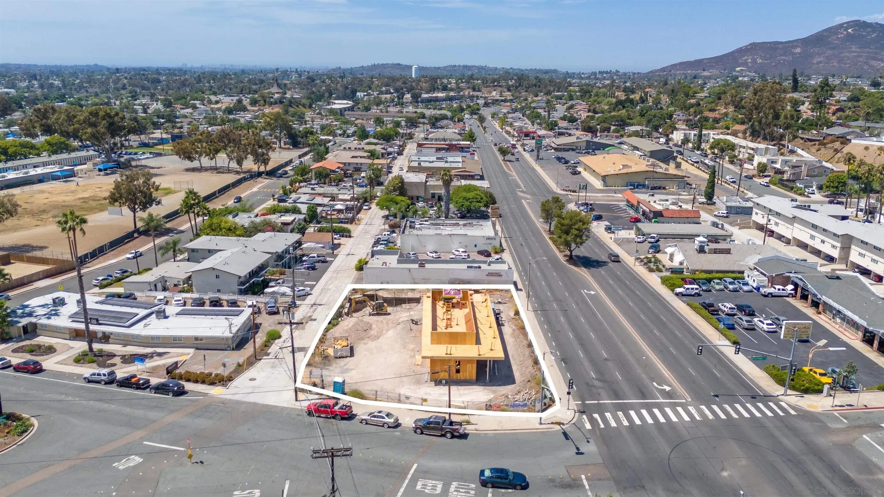 El Cajon, California 92020, United States, ,1 BathroomBathrooms,Commercial,Active,186203