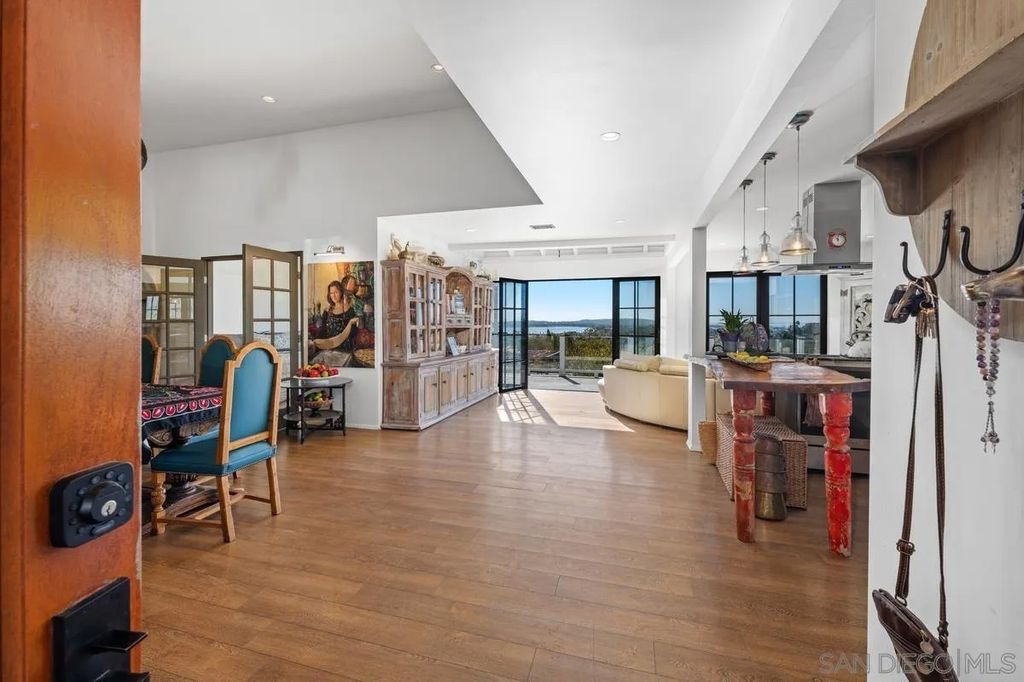 Photo of 2303 Wilbur Ave, San Diego, CA 92109 (MLS # 250045341)