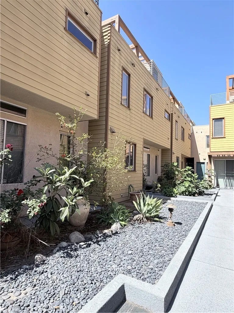 41 N Oak 4