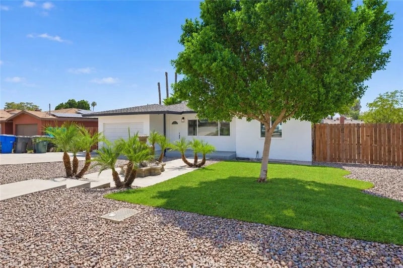 1475 E Marshall