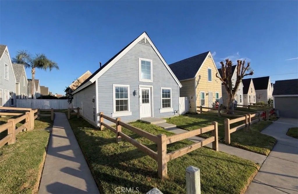 Photo of 14560 Woodland Dr #7, Fontana, CA 92337 (MLS # CV26018832)