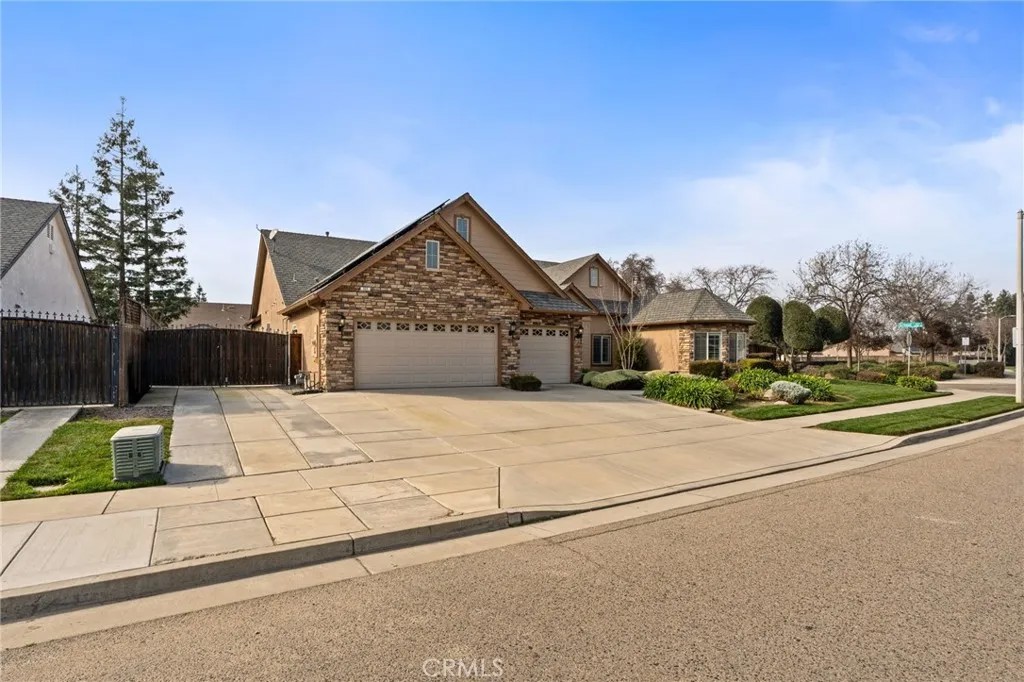 321 N Preston