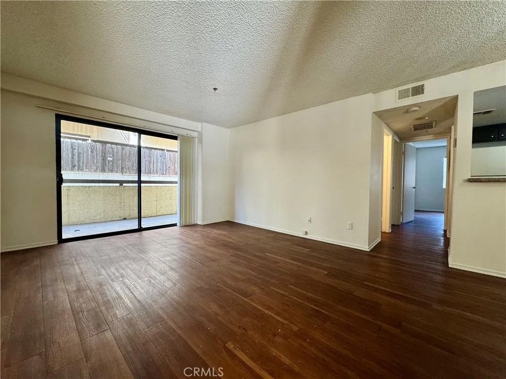 Photo of 987 E Del Mar Boulevard #7, Pasadena, CA 91106 (MLS # WS26030028)