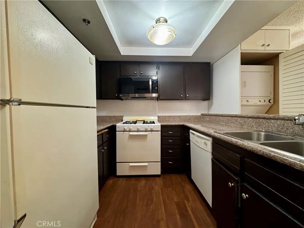 Photo of 987 E Del Mar Boulevard #7, Pasadena, CA 91106 (MLS # WS26030028)