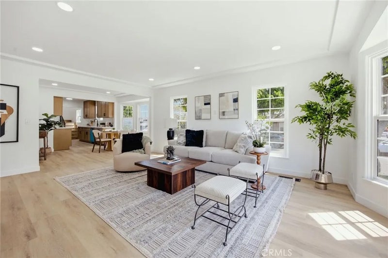 2401 W 78th