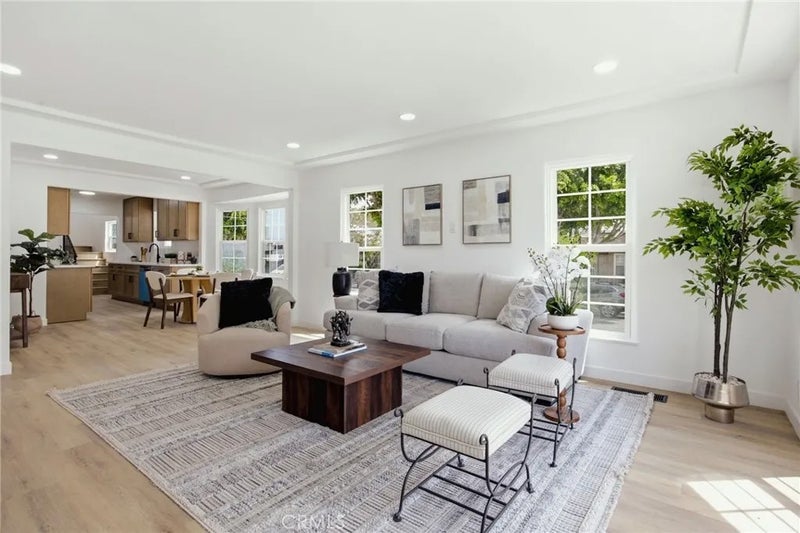 2401 W 78th