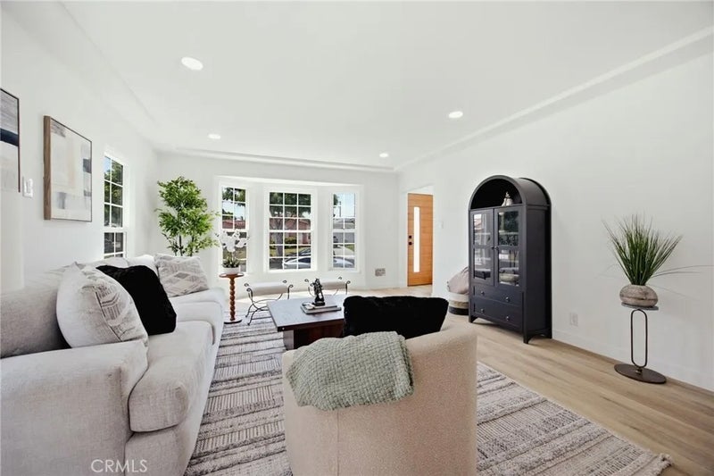 2401 W 78th