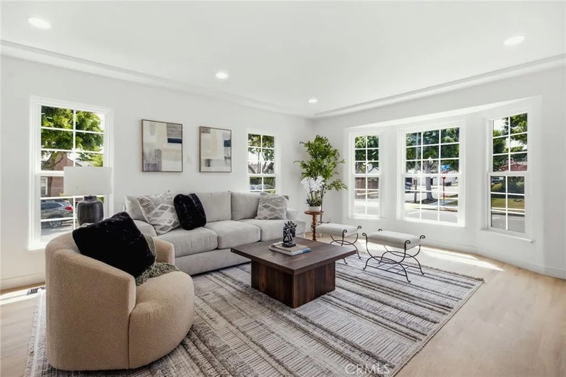 2401 W 78th