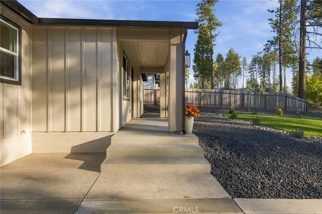 Photo of 6261 Harvey Rd, Paradise, CA 95969 (MLS # SN26219310)