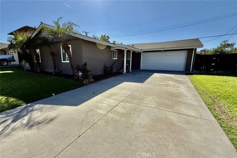 Photo of 2172 Kellogg Avenue, Corona, CA 92879 (MLS # IV26051407)
