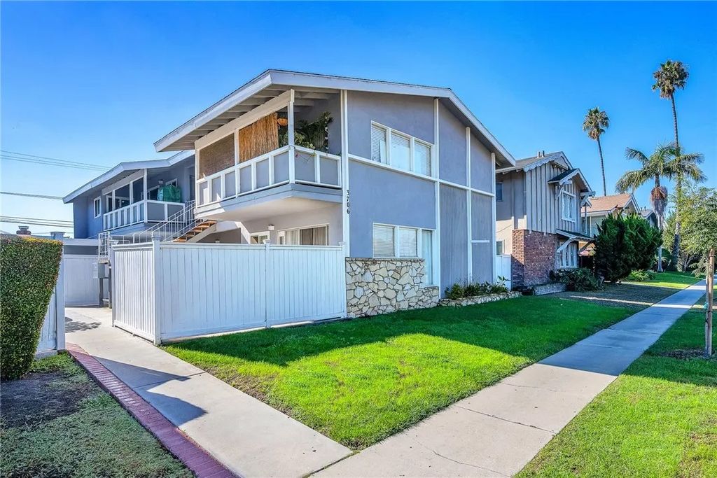 Photo of 3706 Redondo Beach #B, Torrance, CA 90504 (MLS # PV25273340)