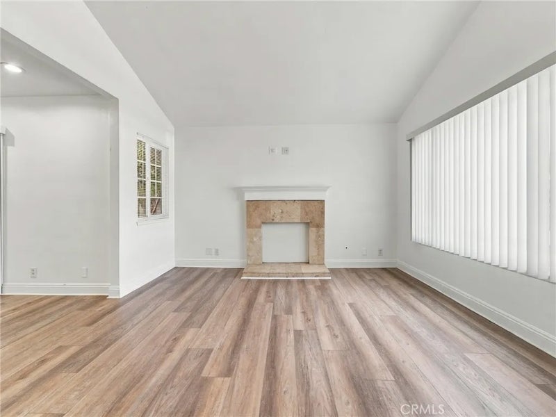 330 W Devonshire Drive