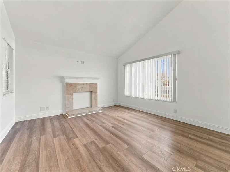 330 W Devonshire Drive