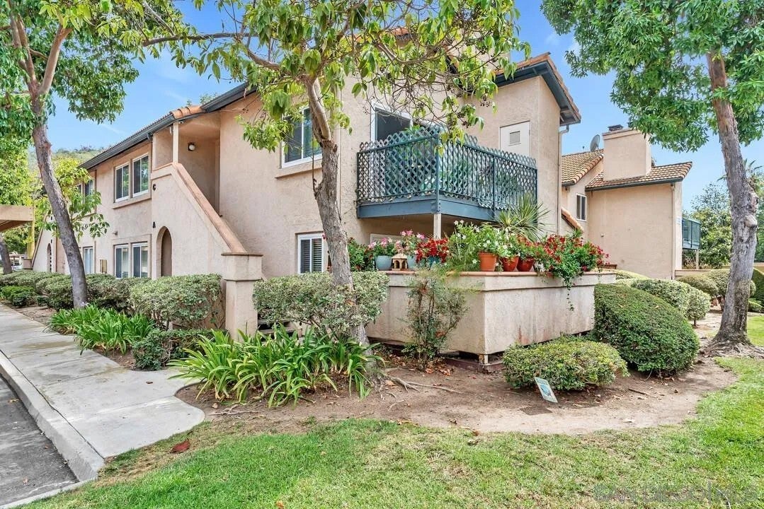 11235 Avenida De Los Lobos C