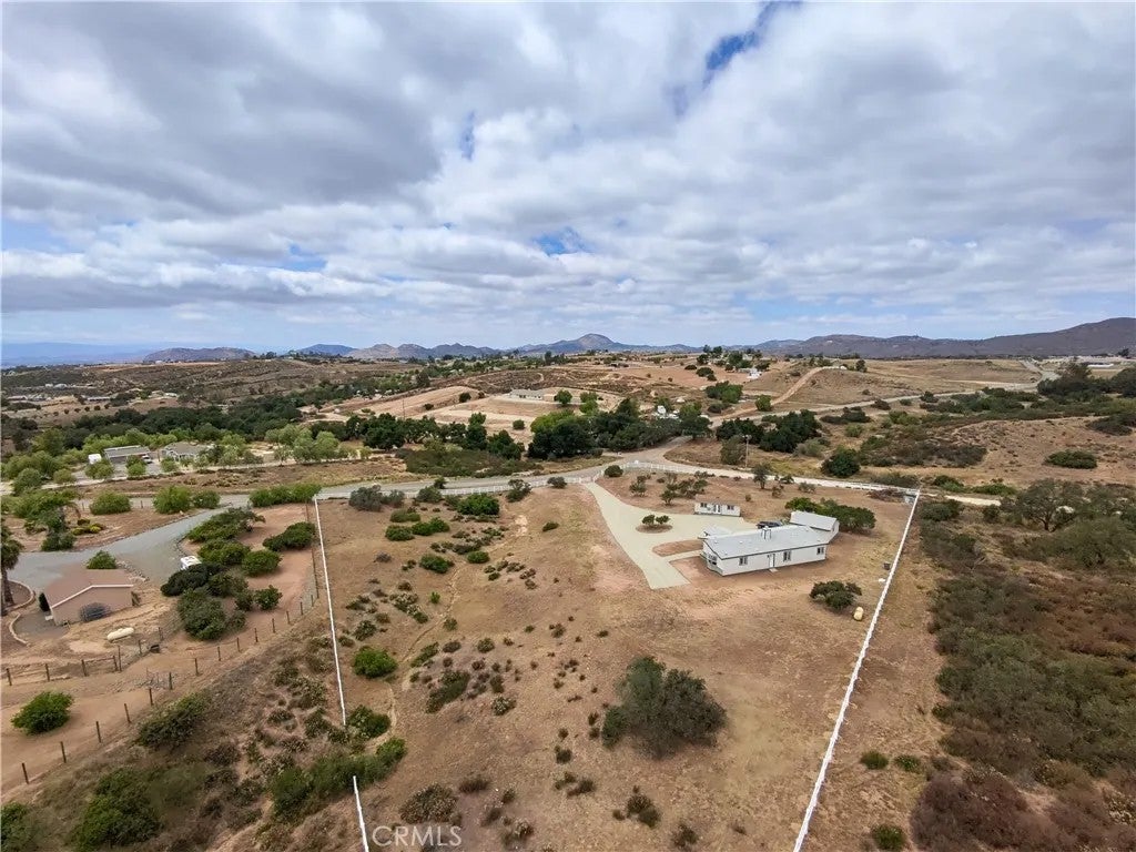 Photo of 40705 Calle Vecina, Temecula, CA 92592 (MLS # SW26098995)