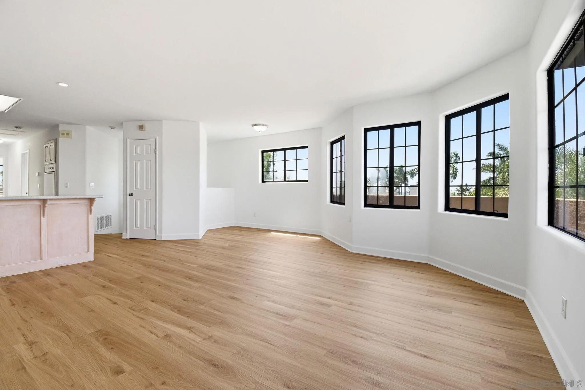 183 Date Avenue 3
