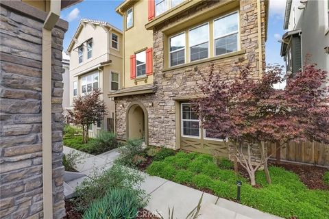 Photo of 1303 Antonella Pl, Hayward, CA 94541 (MLS # OC26050979)