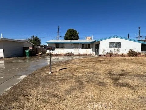409 E Lingard