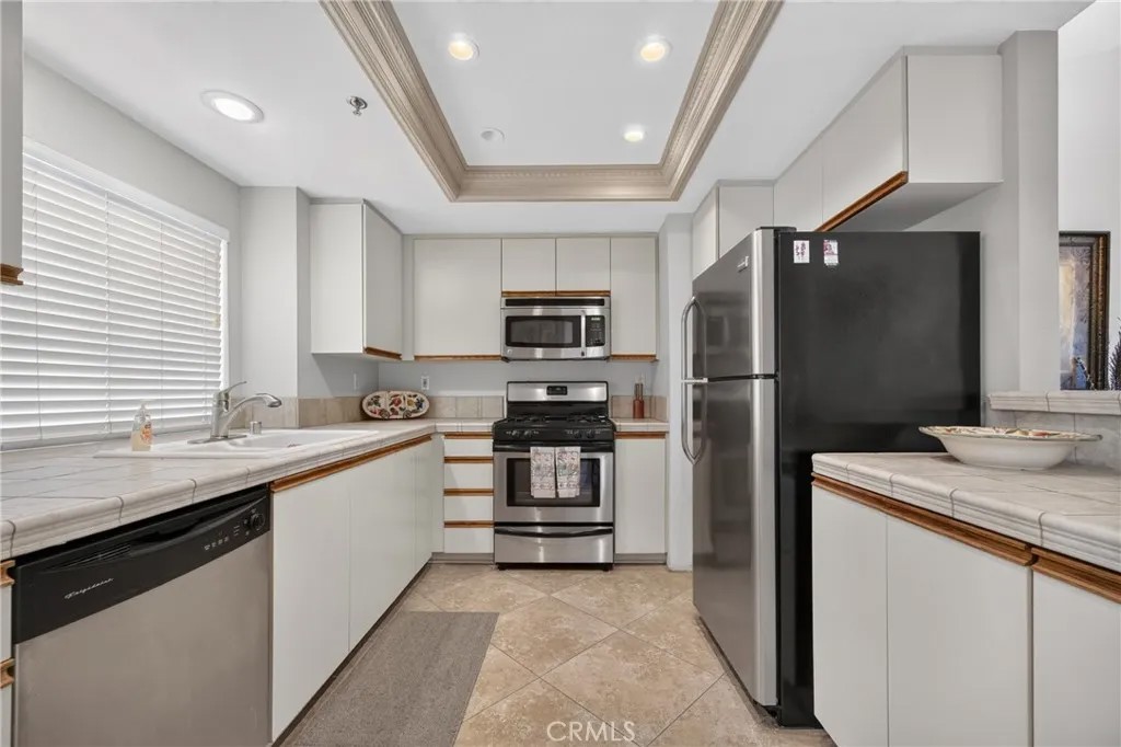 34005 Calle Mora