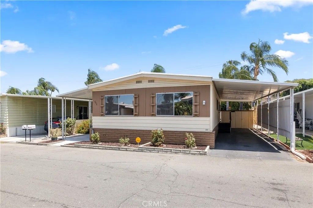 Photo of 881 Lake Street, Hemet, CA 92544 (MLS # SW26004377)