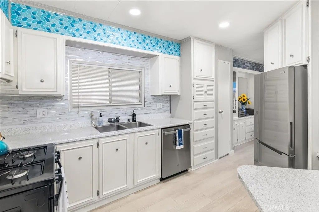 Photo of 881 Lake Street, Hemet, CA 92544 (MLS # SW26004377)