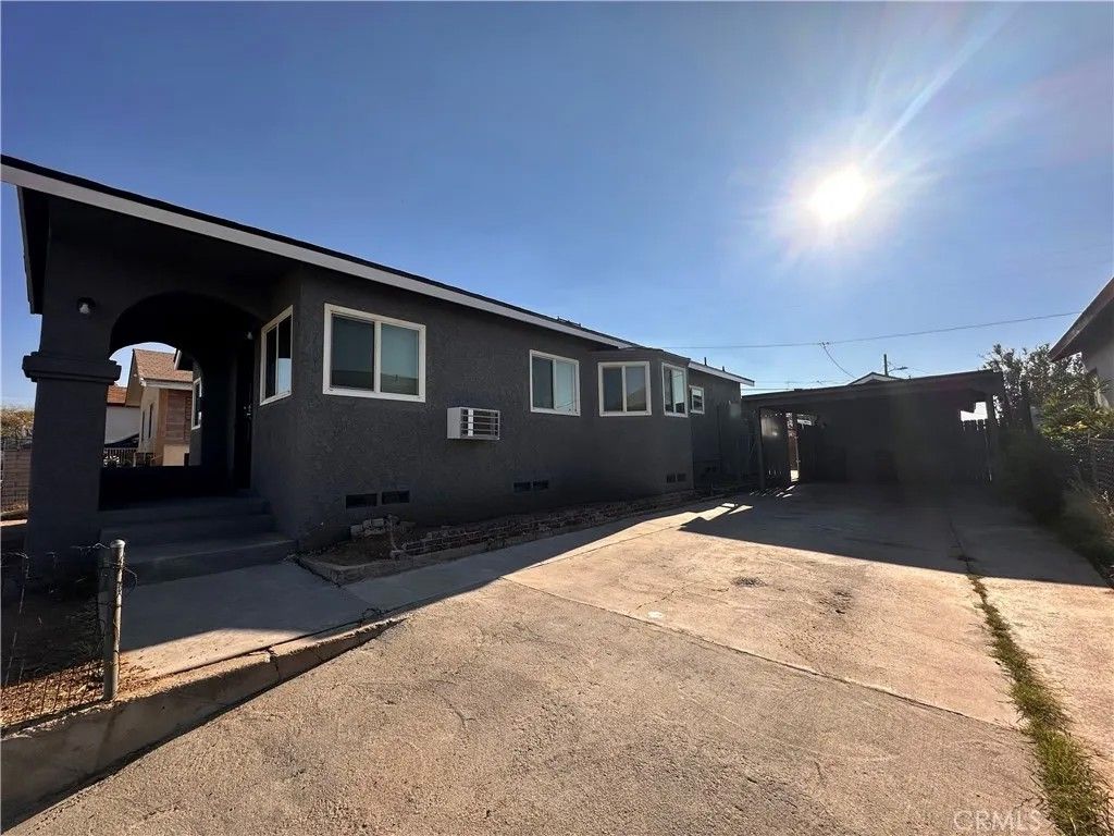 Photo of 314 Wilshire Pl, Barstow, CA 92311 (MLS # OC26068858)