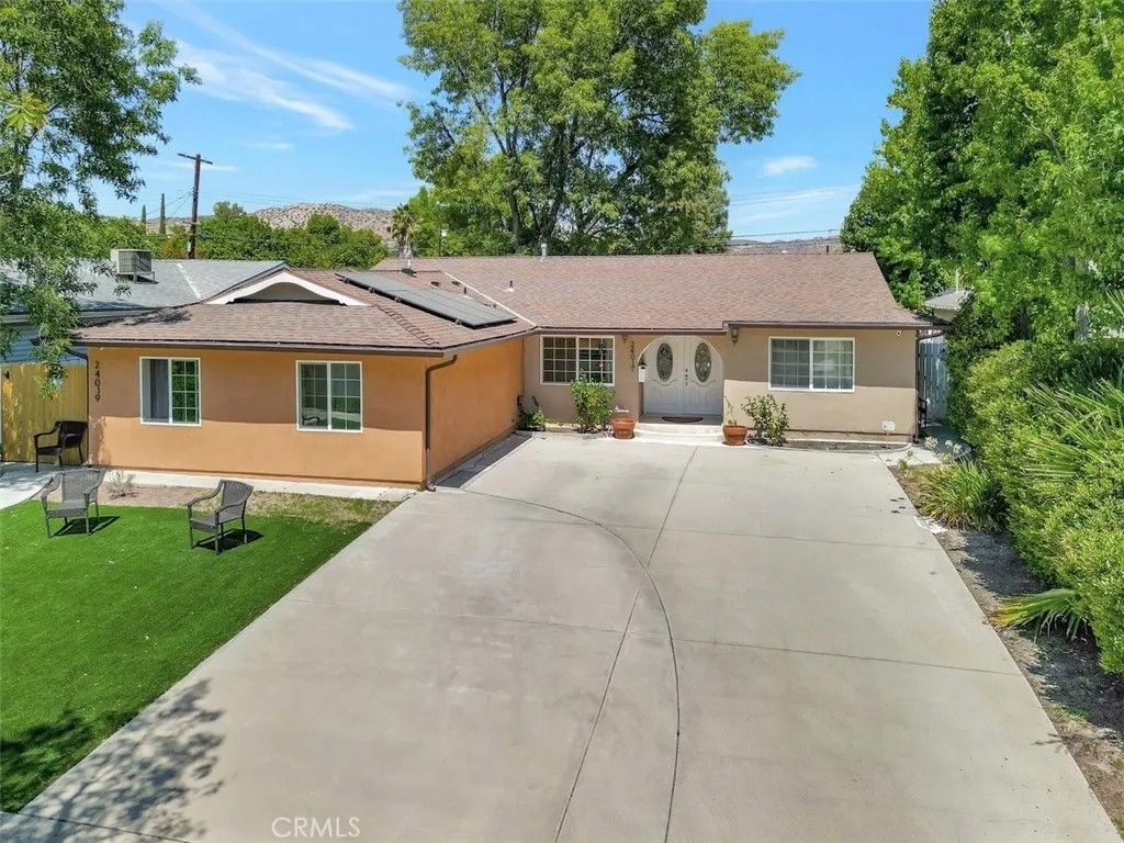 Photo of 24017 Sylvan, Woodland Hills, CA 91367 (MLS # OC25274394)