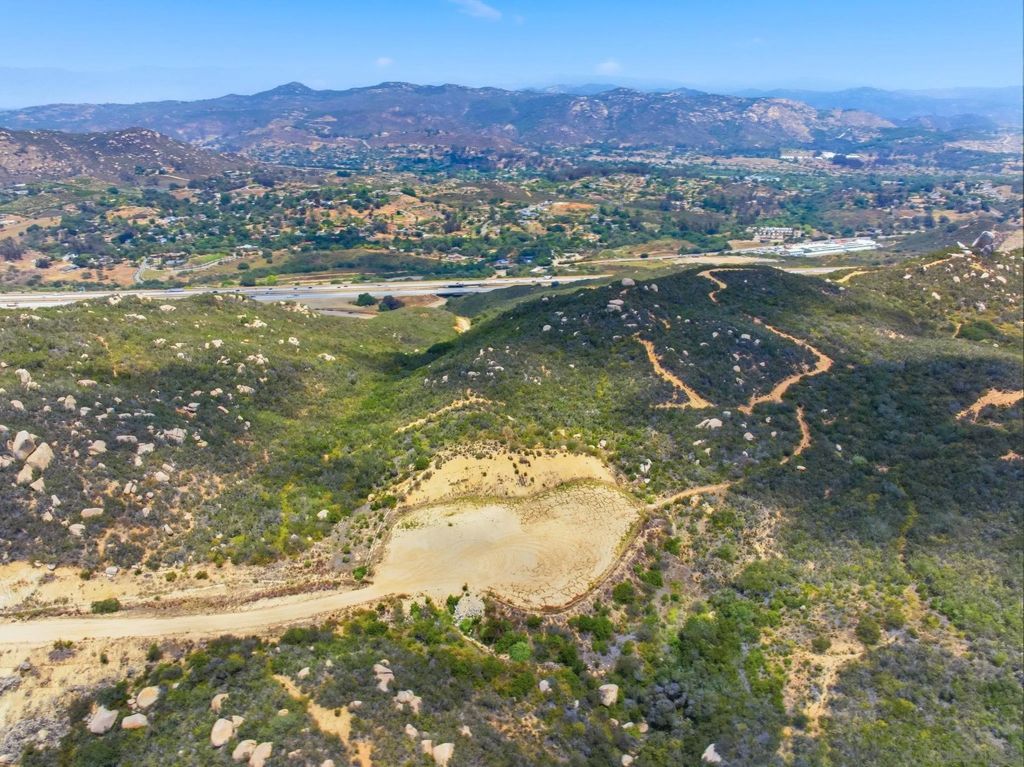 Photo of 1722 Hampton Glen, Escondido, CA 92026 (MLS # 260012112)