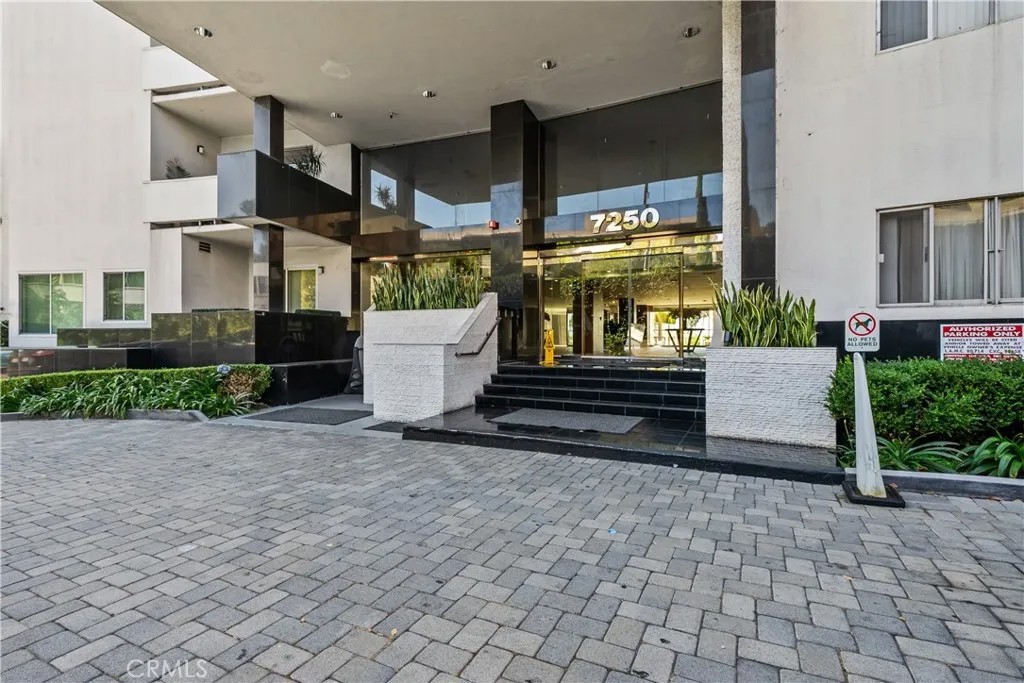7250 Franklin 311