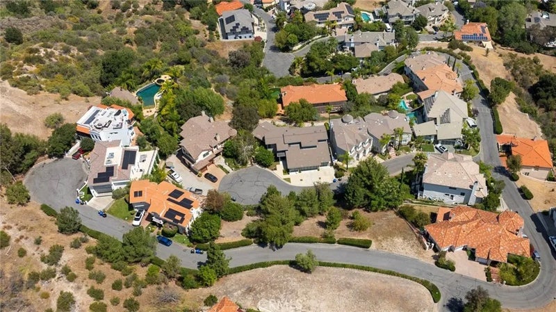 23811 Bella Vista Dr